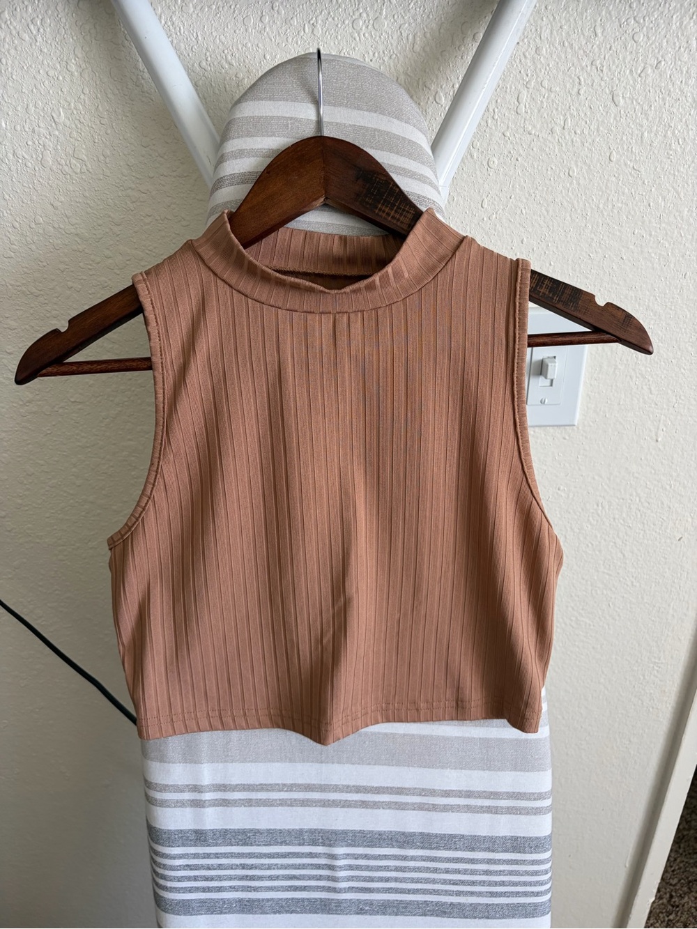 SHEIN Ribbed Mock Neck Cropped Tank Top - Rust Brown